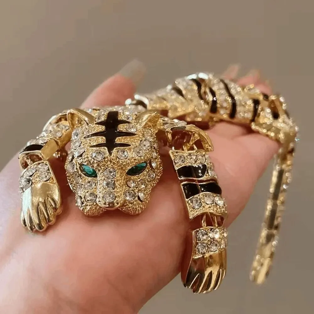 🐯 ✨ Rhinestones Crouching Tiger Bendable Design Blingy Statement Brooch NEW